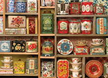 Load image into Gallery viewer, Vintage Tins (1000 pieces)